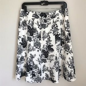 LOFT black and white floral skirt